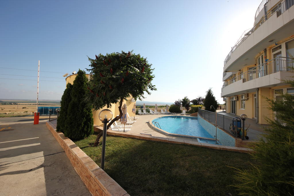 Menada Sunset Kosharitsa Apartments ภายนอก รูปภาพ