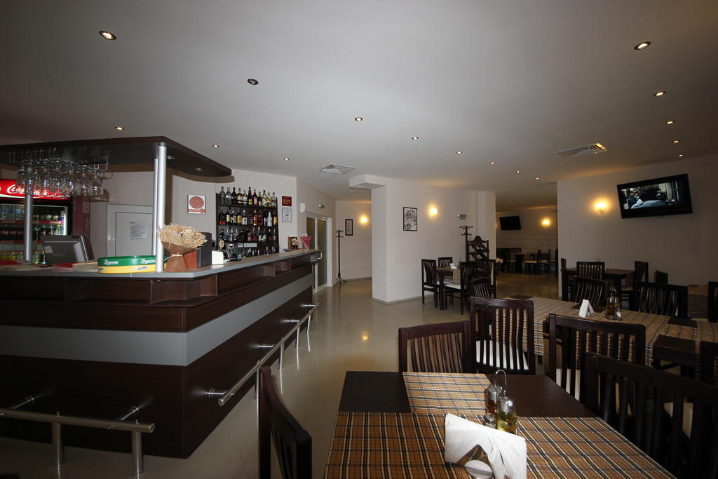 Menada Sunset Kosharitsa Apartments ภายนอก รูปภาพ