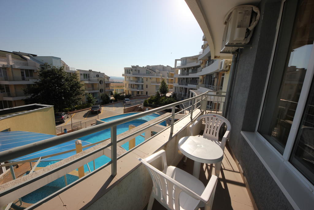 Menada Sunset Kosharitsa Apartments ภายนอก รูปภาพ