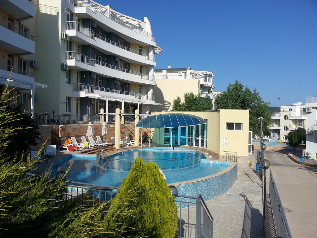 Menada Sunset Kosharitsa Apartments ภายนอก รูปภาพ