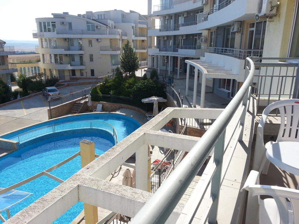 Menada Sunset Kosharitsa Apartments ภายนอก รูปภาพ
