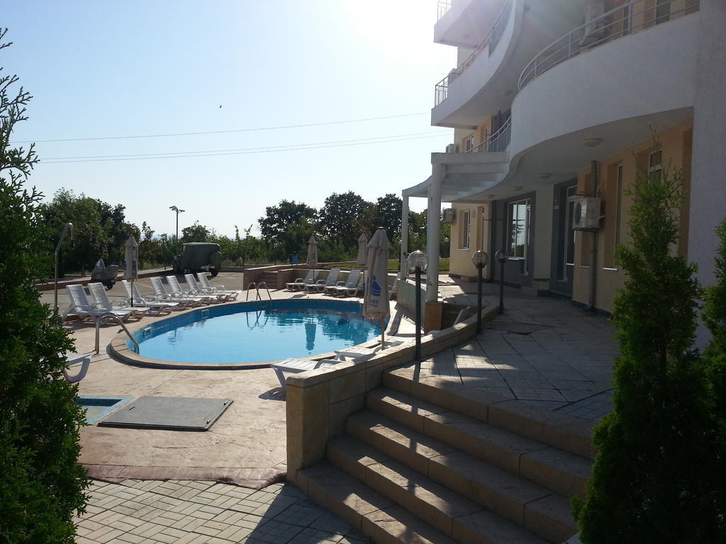 Menada Sunset Kosharitsa Apartments ภายนอก รูปภาพ