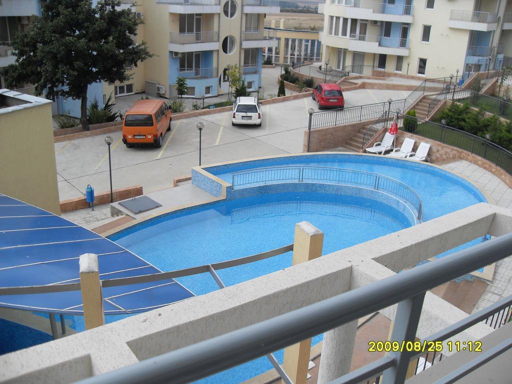 Menada Sunset Kosharitsa Apartments ภายนอก รูปภาพ