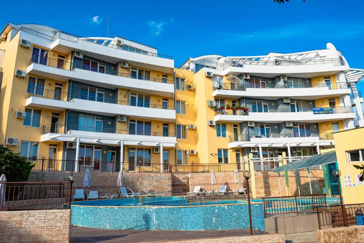 Menada Sunset Kosharitsa Apartments ภายนอก รูปภาพ
