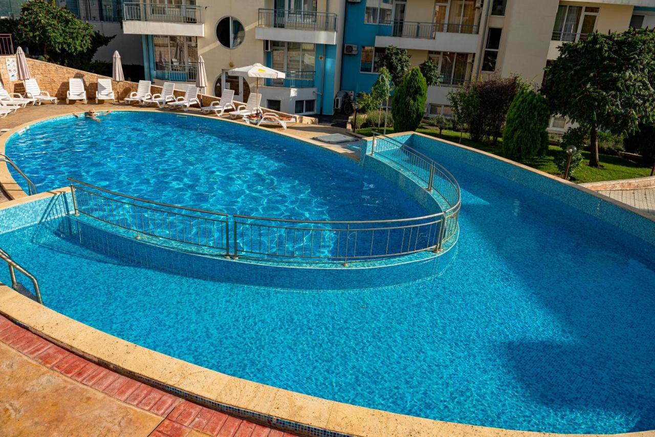Menada Sunset Kosharitsa Apartments ภายนอก รูปภาพ