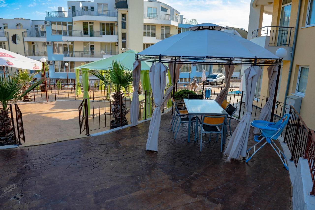 Menada Sunset Kosharitsa Apartments ภายนอก รูปภาพ